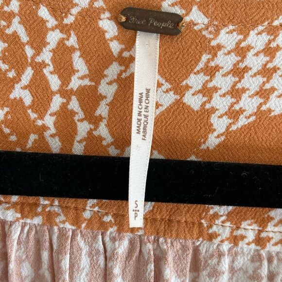Free People Sweet On You Orange animal print Printed Shirt Blouse. Small - Picture 5 of 6